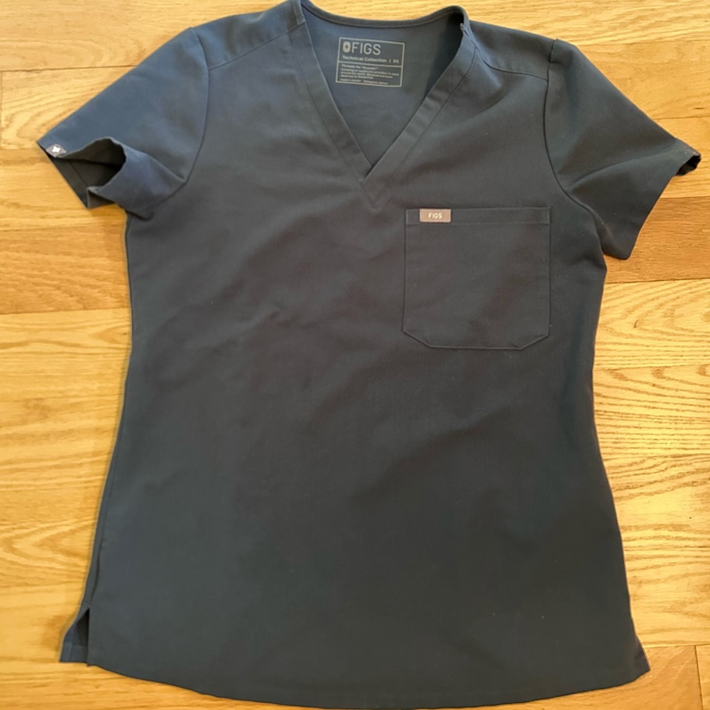 Women’s figs scrubs